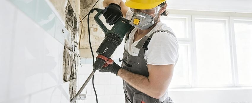 Use Demolition Hammer to Break Tiles