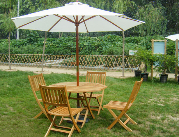 Creamy white patio umbrella