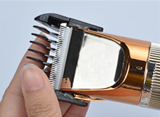 Limit Comb Installation for Electric Dog Clippers, Step 2