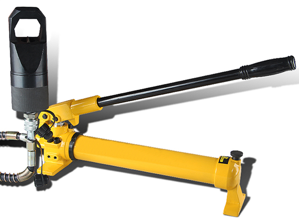 Use NC Series Hydraulic Nut Splitter with a Hydraulic Hand Pump